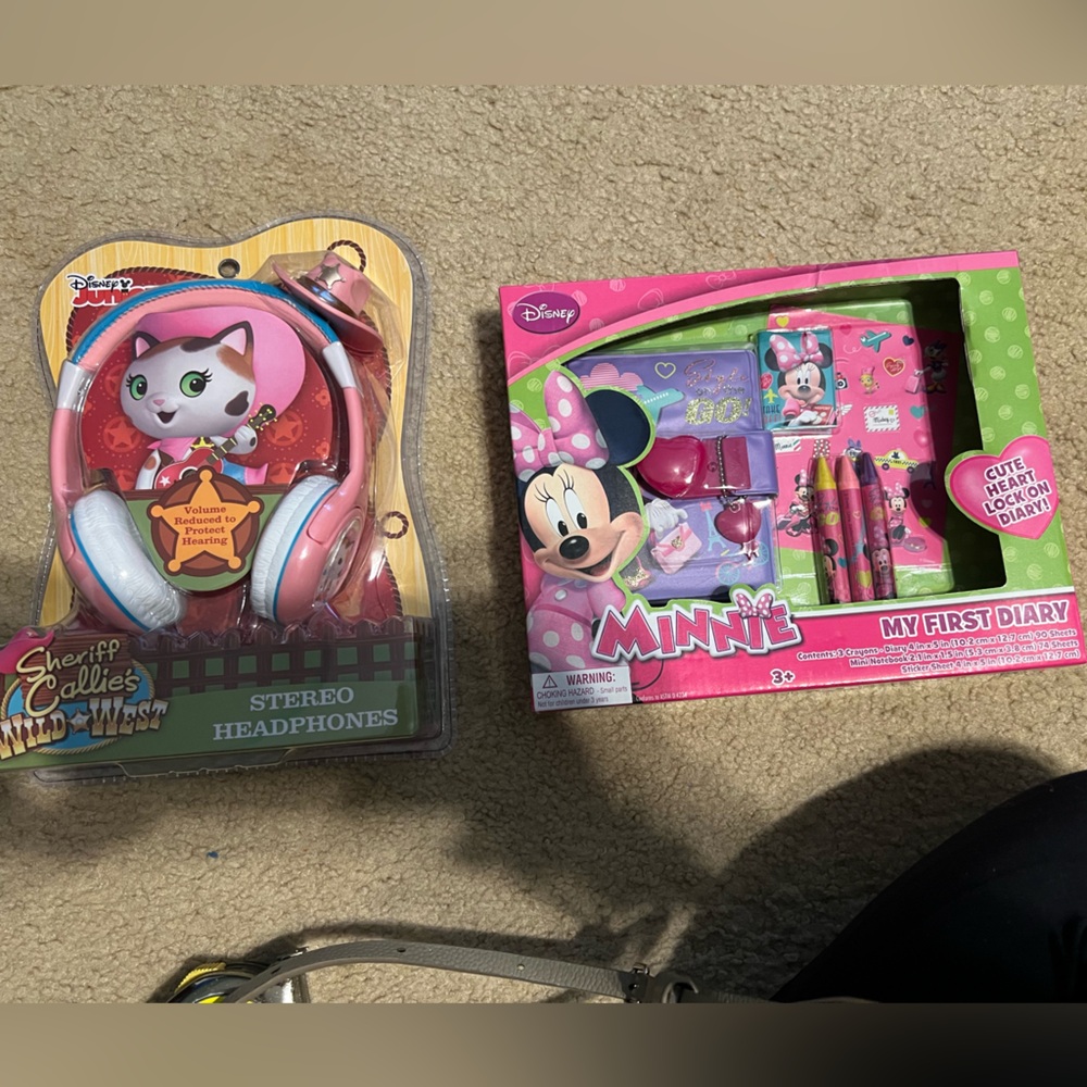 Sheriff Callie Wild West headphones and Minnie Mouse My First Diary lot